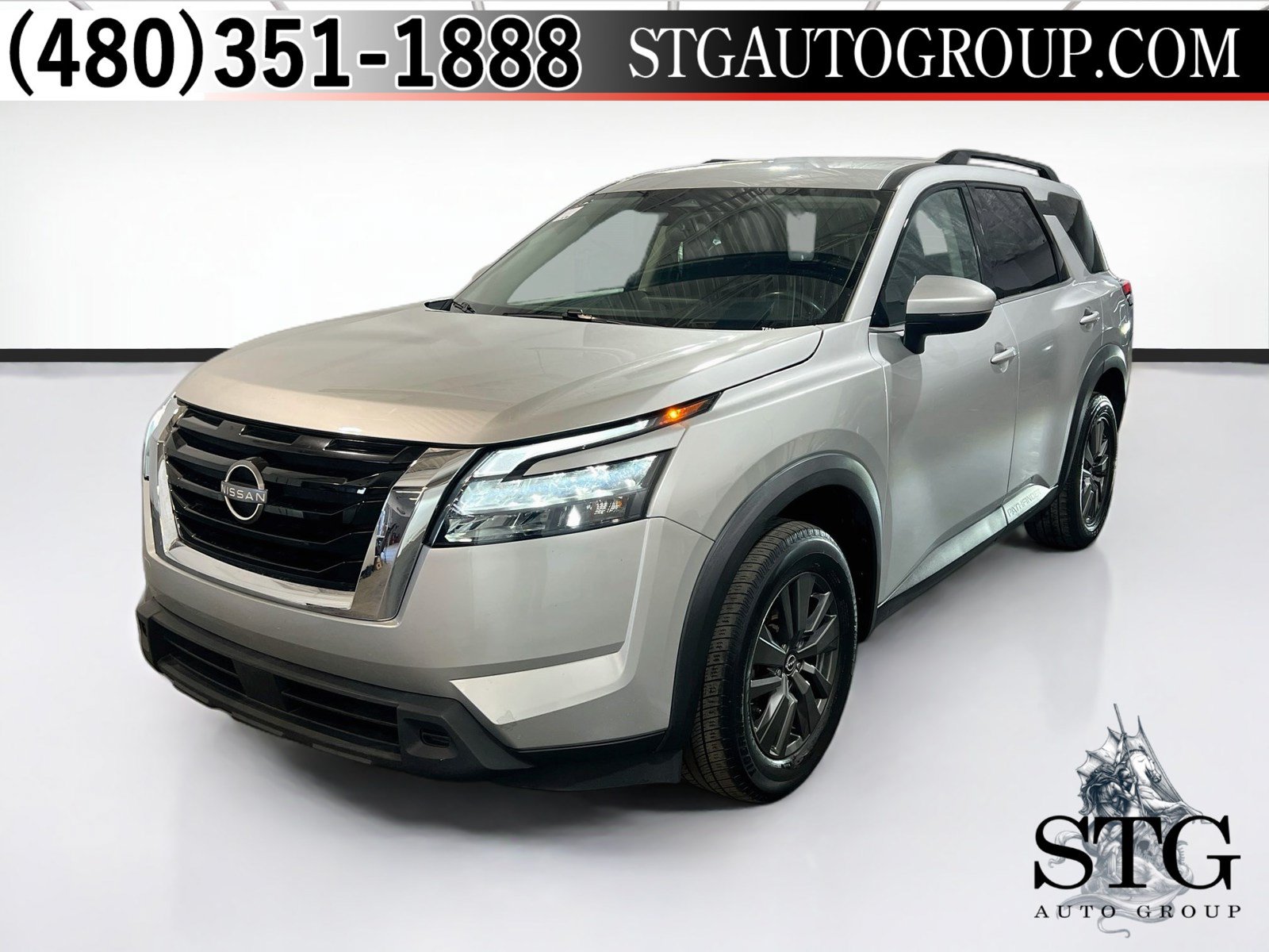 Used 2022 Nissan Pathfinder SV FWD image 1
