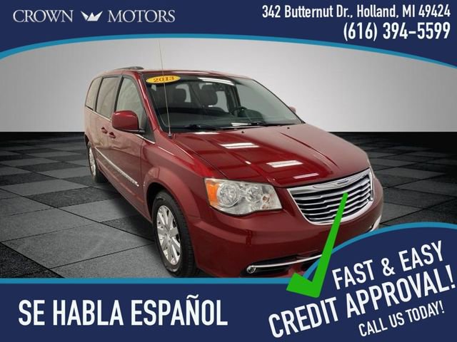 Used 2013 Chrysler Town & Country Touring image 1