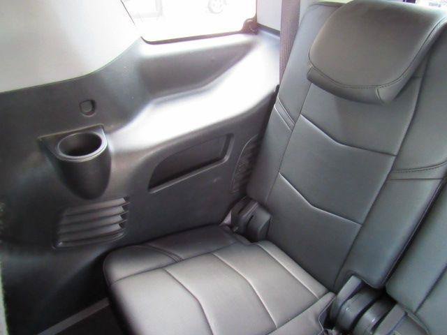 Used 2017 Cadillac Escalade Premium Luxury w/ LPO, Radiant Package AWD/4WD image 47
