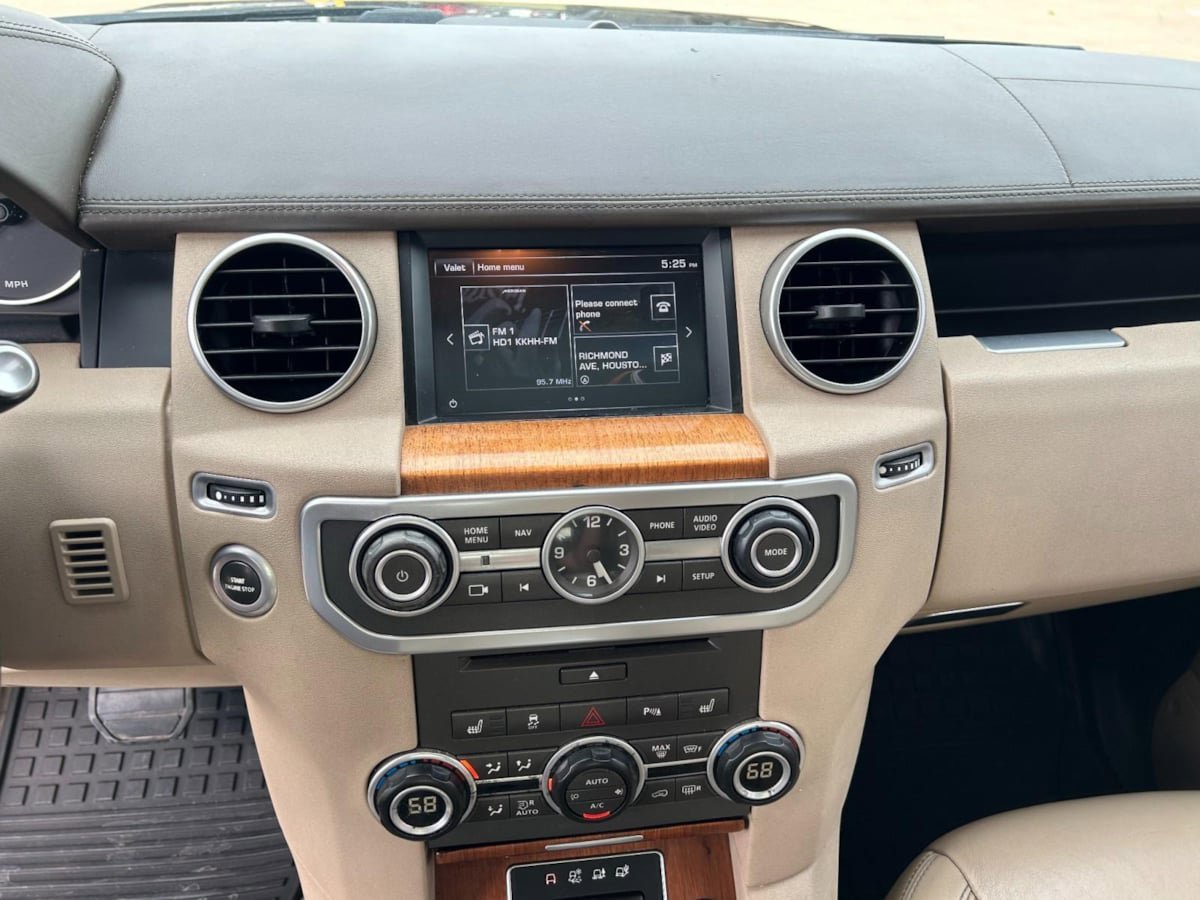 Used 2016 Land Rover LR4 HSE LUX image 13
