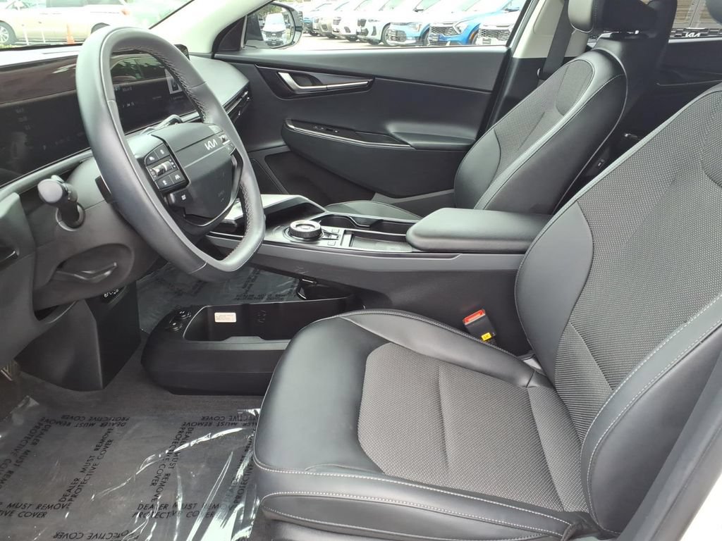 Certified 2025 Kia EV6 Light w/ Light LR Technology Package RWD image 12