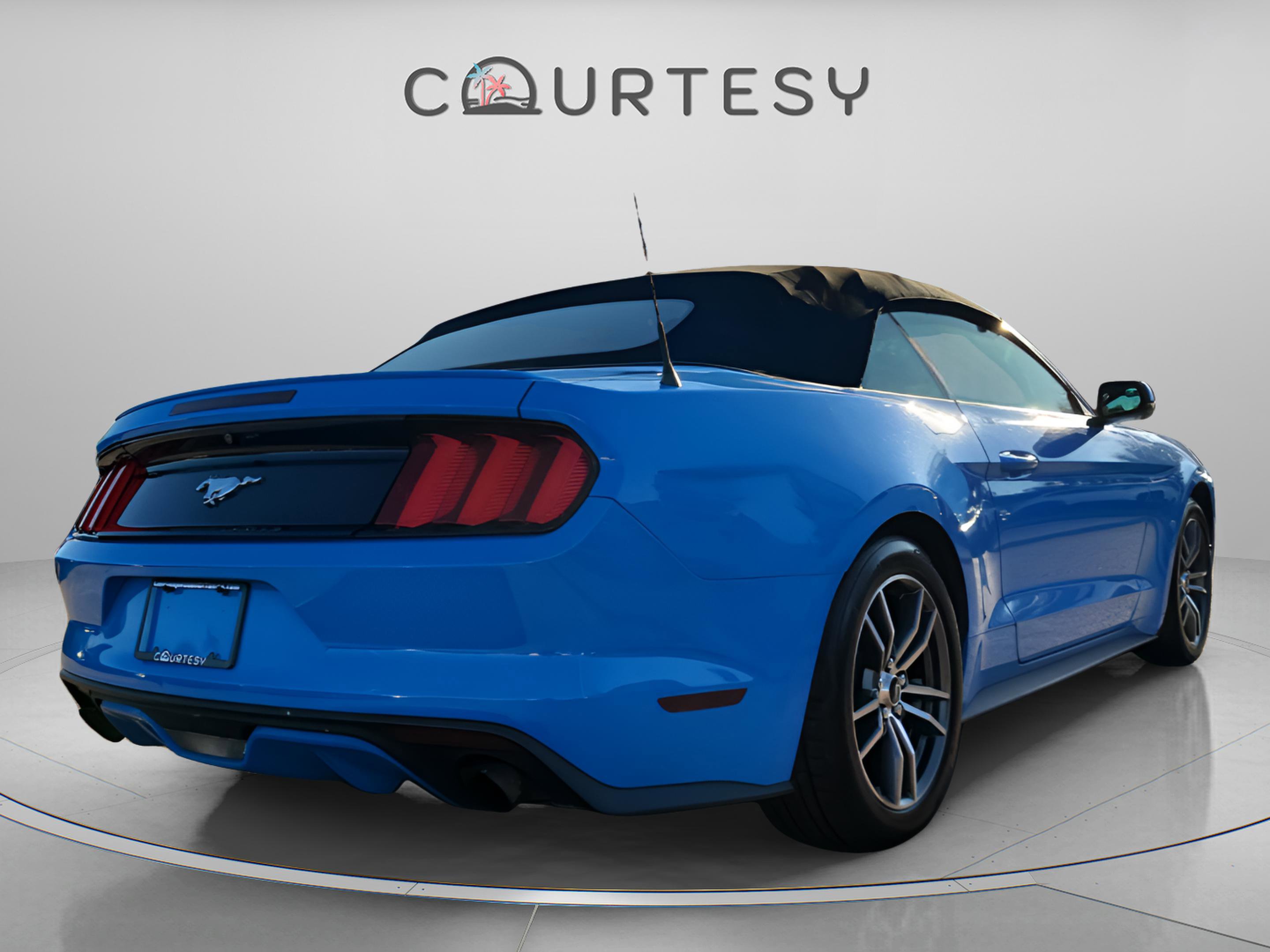 Used 2017 Ford Mustang Premium image 6