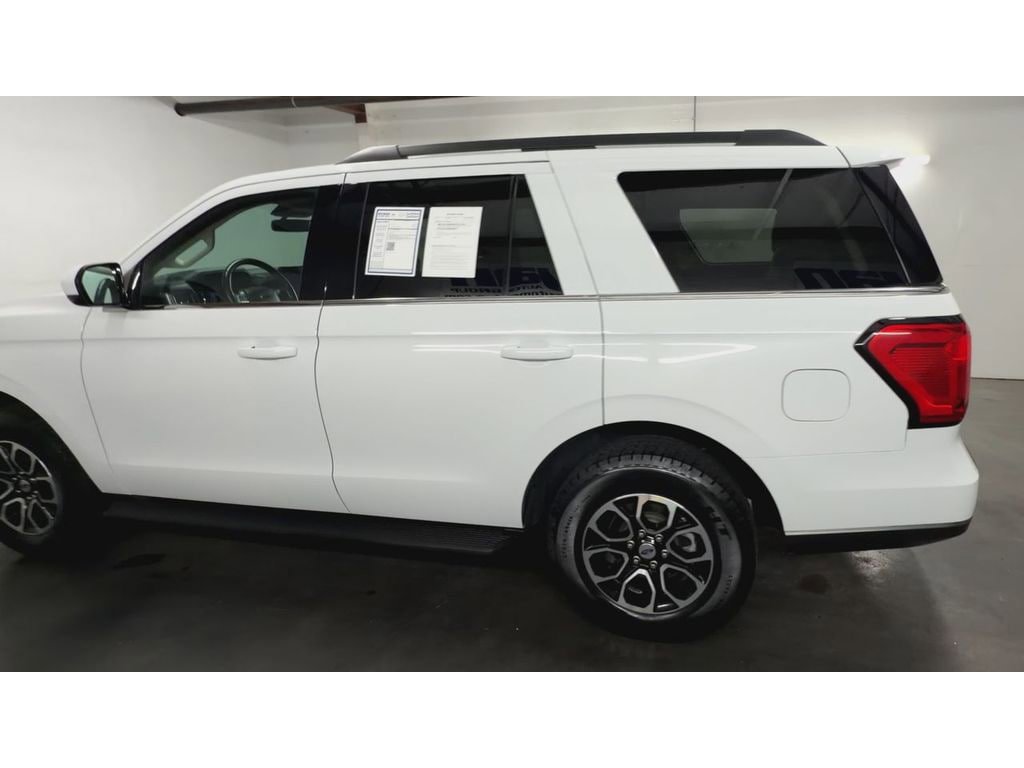 Used 2024 Ford Expedition XLT RWD image 6