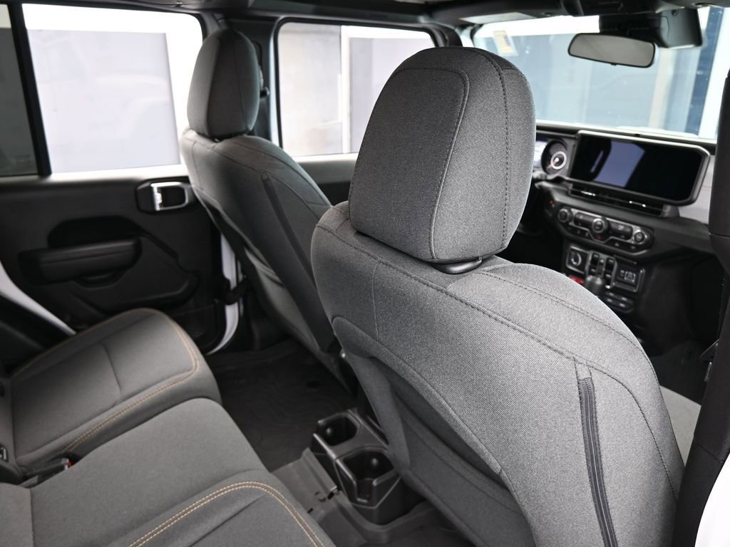 Used 2024 Jeep Gladiator Willys image 44