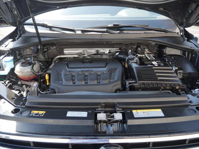 Used 2023 Volkswagen Tiguan SE w/ Panoramic Sunroof Package AWD/4WD image 12