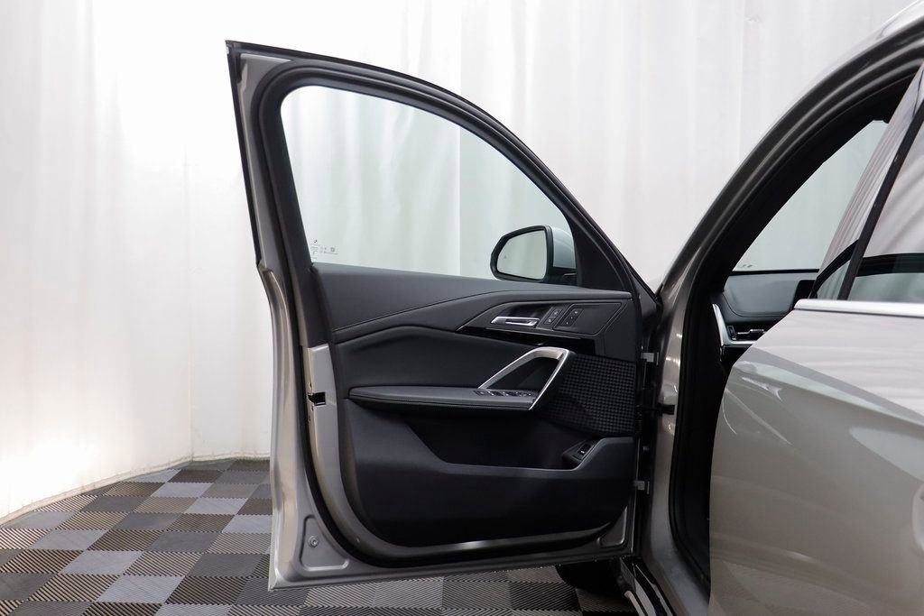 New 2026 BMW X1 xDrive28i w/ Convenience Package image 4