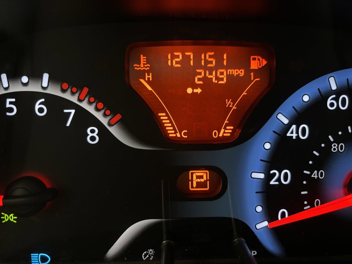 Used 2013 Nissan Cube 1.8 S w/ Interior Designer Pkg FWD image 16