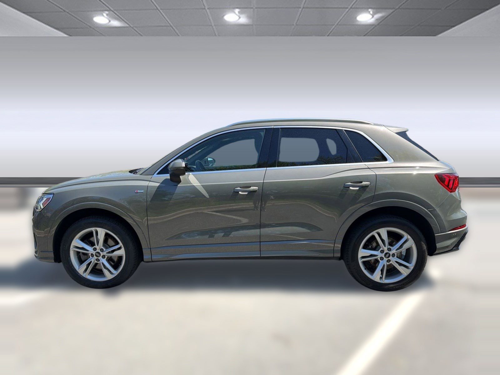 Used 2021 Audi Q3 2.0T Premium Plus AWD/4WD image 2