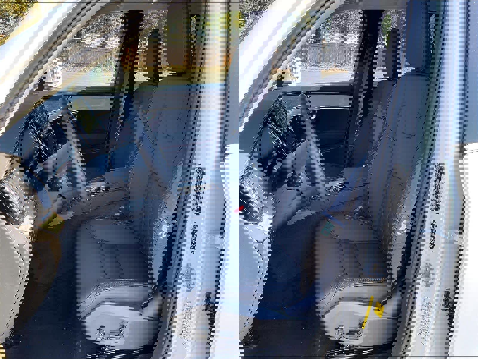 New 2026 Volvo XC90 T8 Plus w/ Protection Package image 11