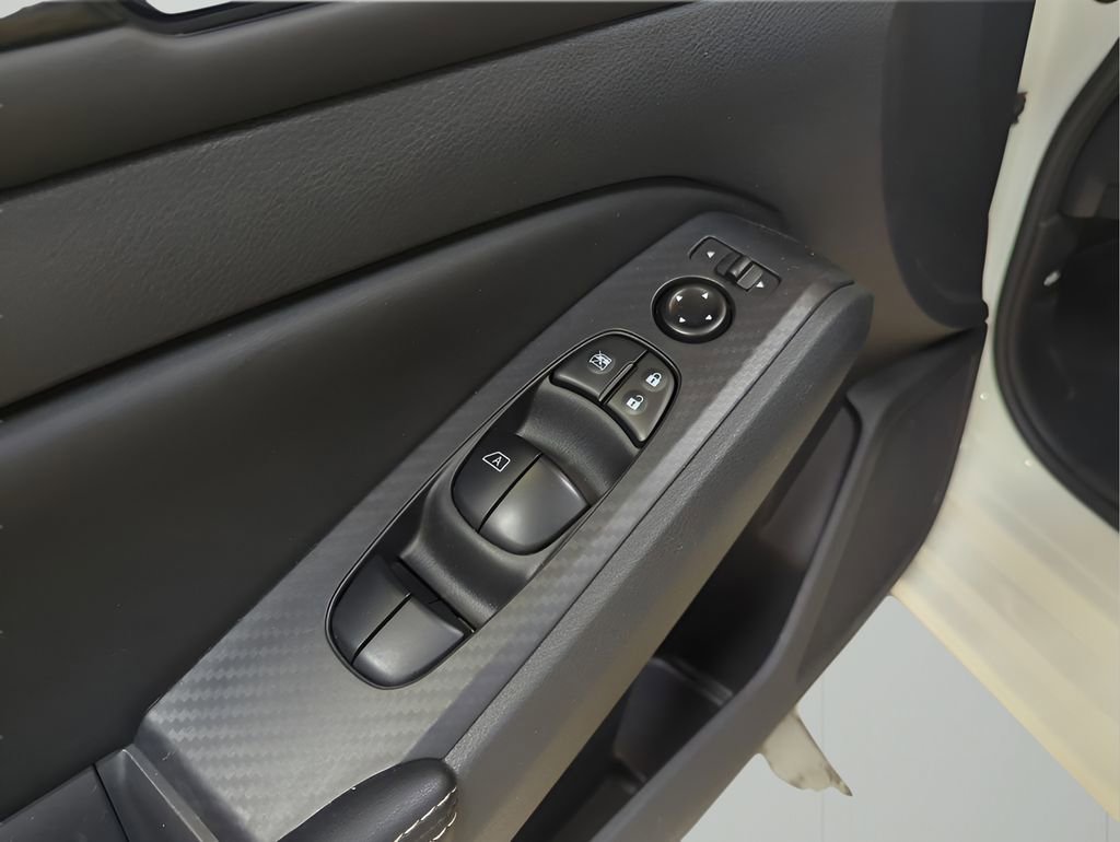 Used 2025 Nissan Altima 2.5 SV image 10