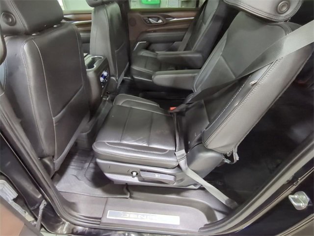 Used 2021 GMC Yukon XL Denali w/ Denali Premium Package image 25