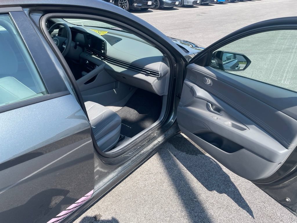 Used 2026 Hyundai Elantra Sport FWD image 17
