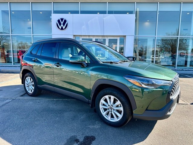 Used 2022 Toyota Corolla Cross LE image 1