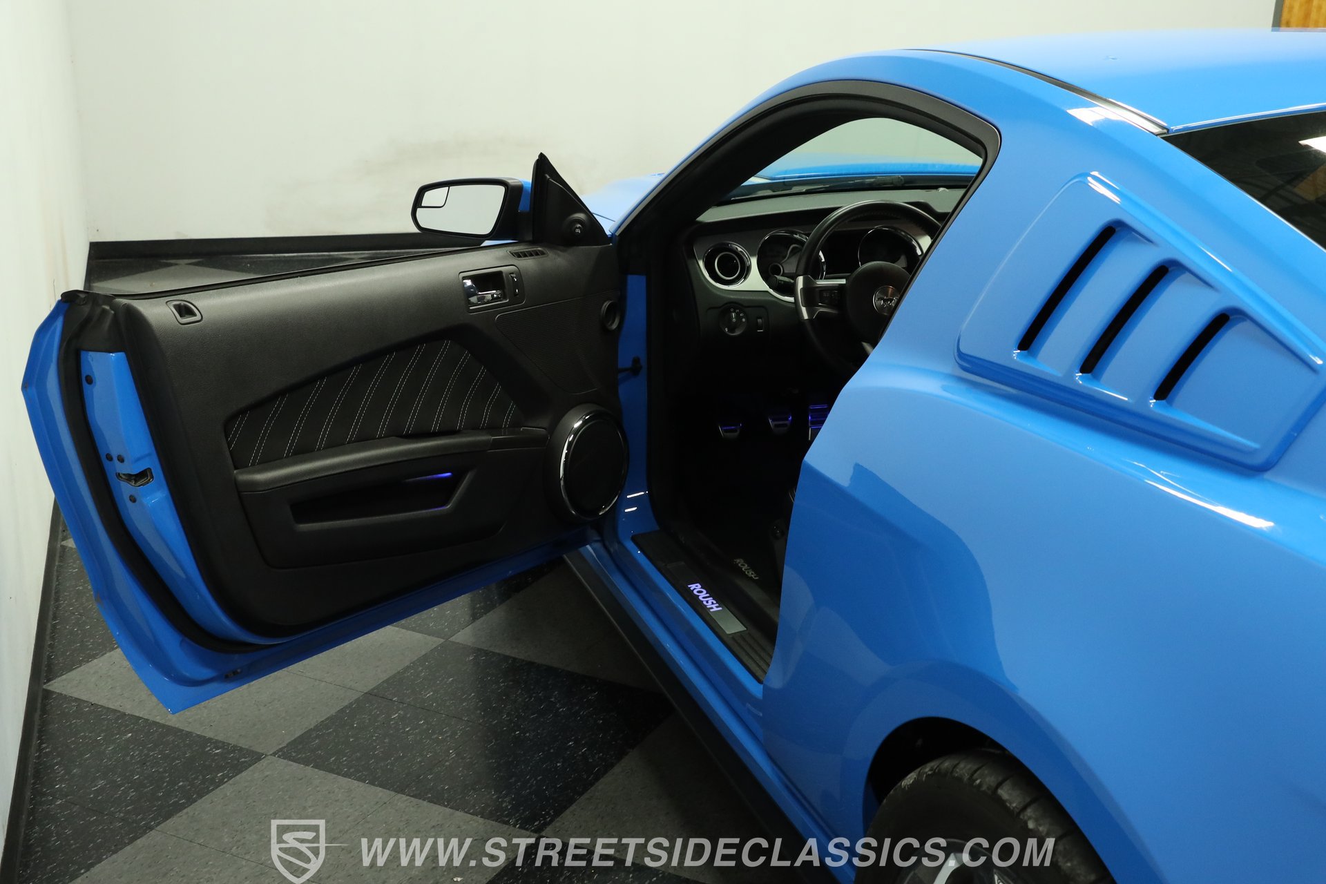 Used 2013 Ford Mustang GT Premium w/ GT Track Pkg RWD image 33
