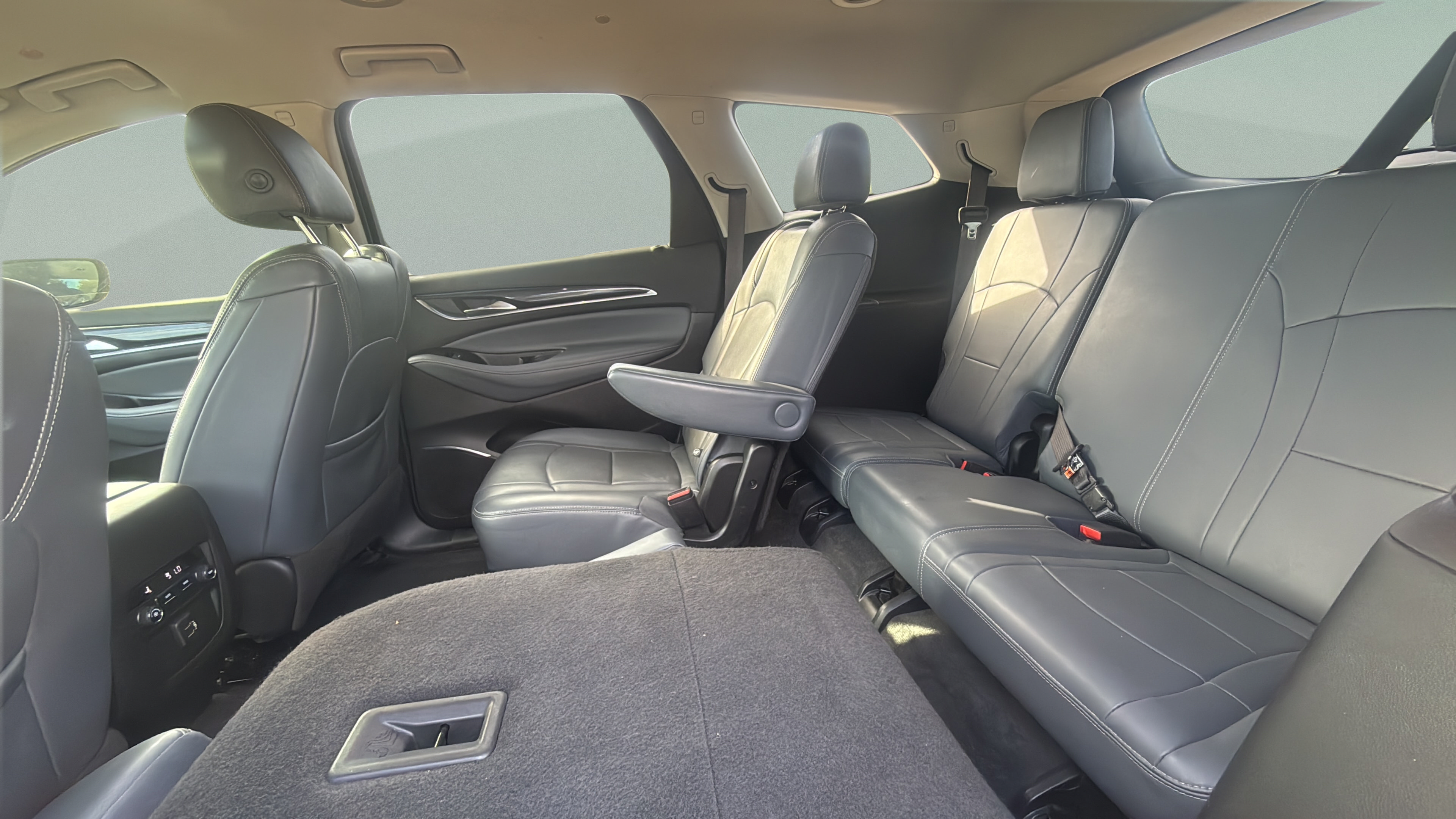Used 2019 Buick Enclave Essence FWD image 24
