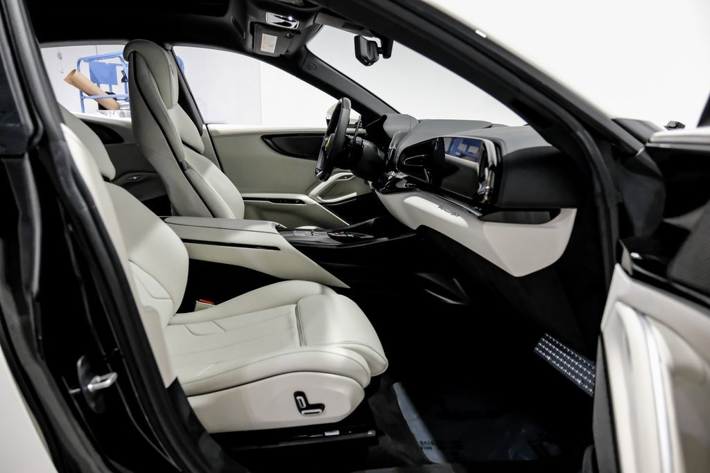Used 2025 Ferrari Purosangue image 32