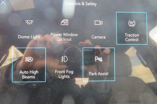 Used 2024 GMC Acadia Elevation image 54