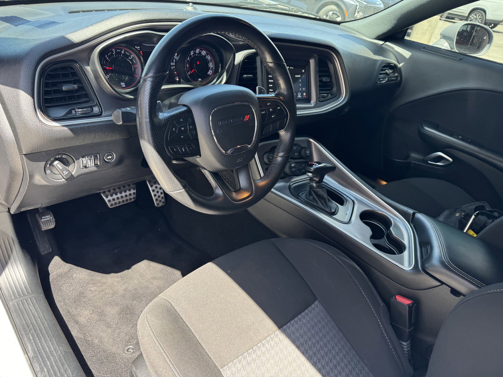 Used 2022 Dodge Challenger R/T w/ Driver Convenience Group RWD image 16