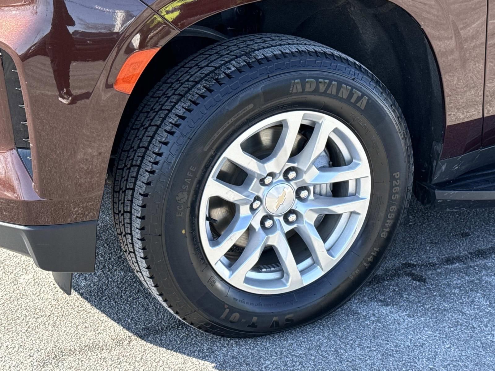 Used 2023 Chevrolet Suburban LT image 7