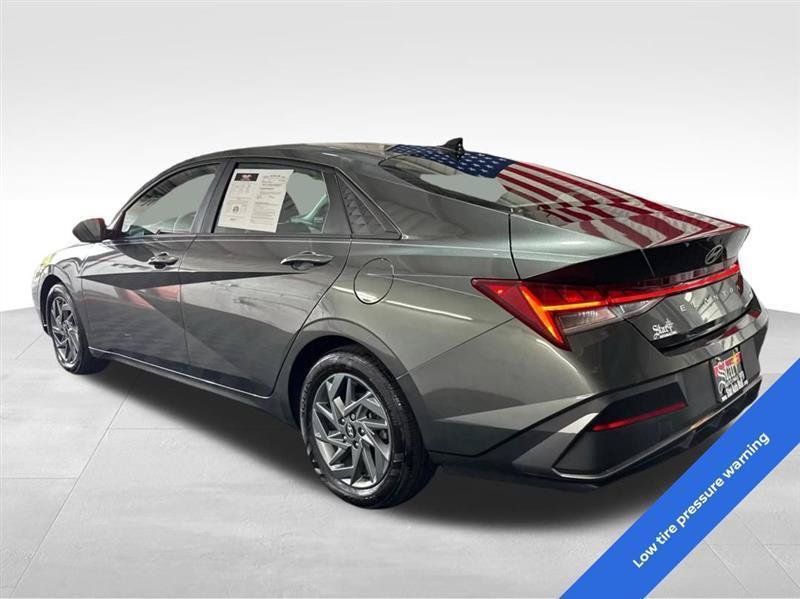 Used 2024 Hyundai Elantra Blue FWD image 7