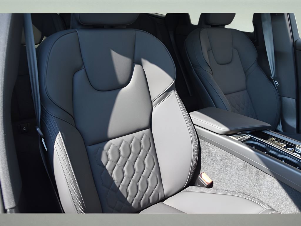 Certified 2026 Volvo XC60 B5 Plus w/ Protection Package Premier image 29