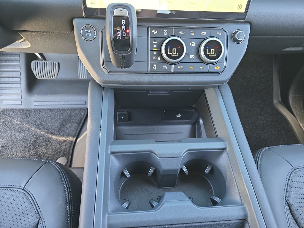 New 2026 Land Rover Defender 110 X-Dynamic SE AWD/4WD image 25