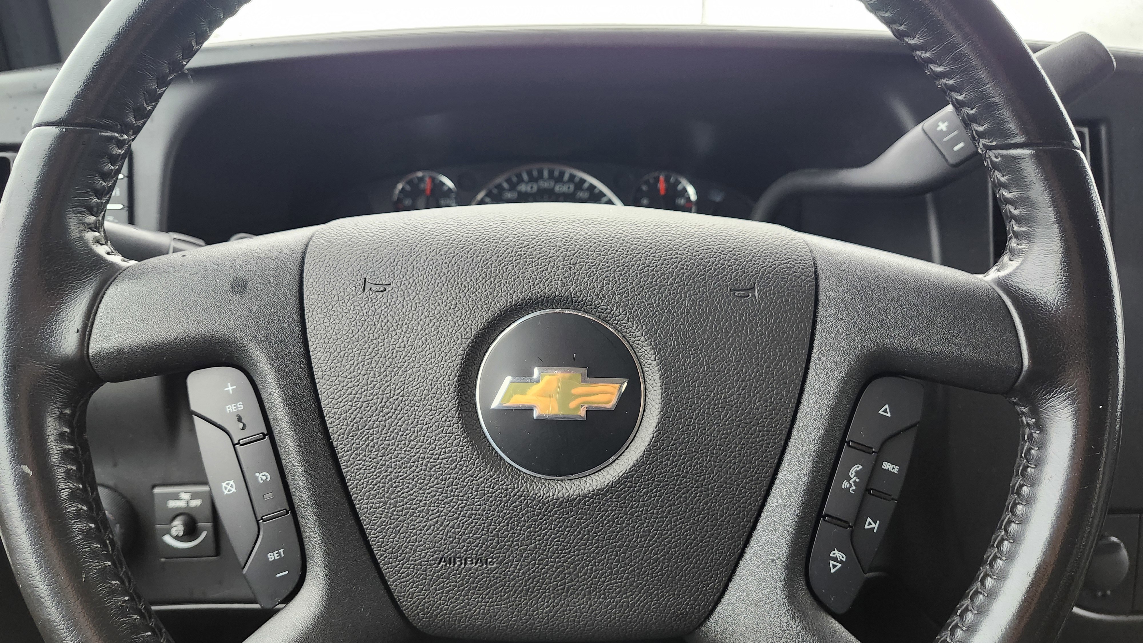 Used 2022 Chevrolet Express 3500 LS image 27