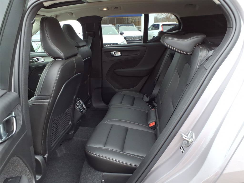 Certified 2026 Volvo XC40 B5 Plus w/ Climate Package AWD/4WD image 12