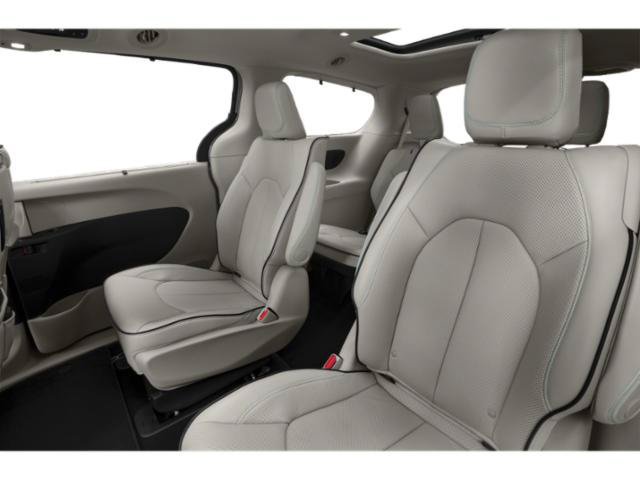 Used 2019 Chrysler Pacifica Limited w/ Advanced Safetytec Group FWD image 17