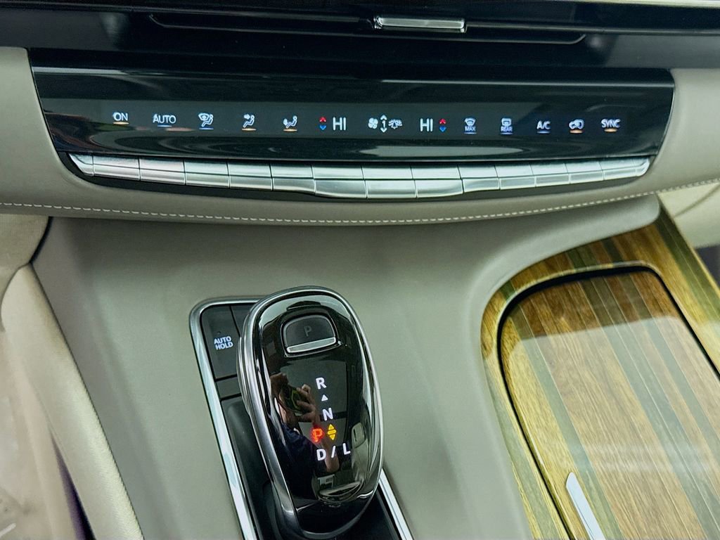 Used 2021 Cadillac Escalade Premium Luxury Platinum image 8