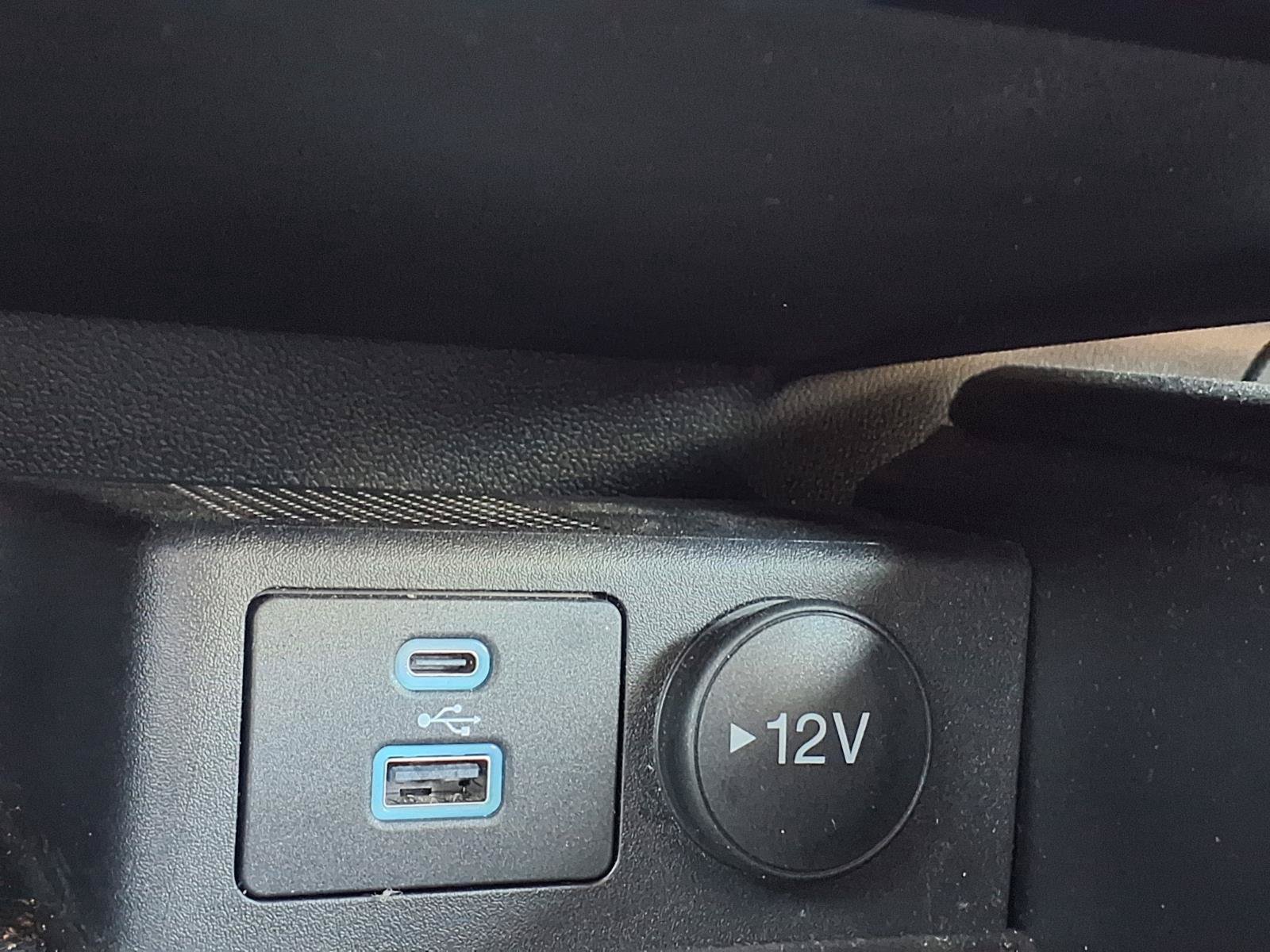 Used 2022 Ford Escape SE w/ SE Sport Appearance Package FWD image 9