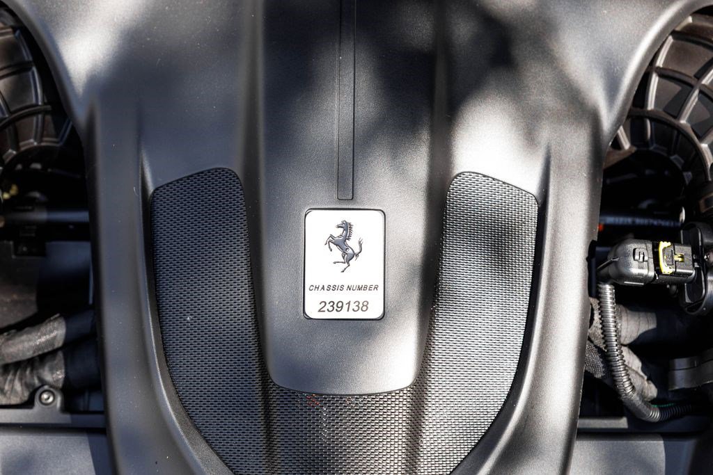 Used 2019 Ferrari Portofino RWD image 11