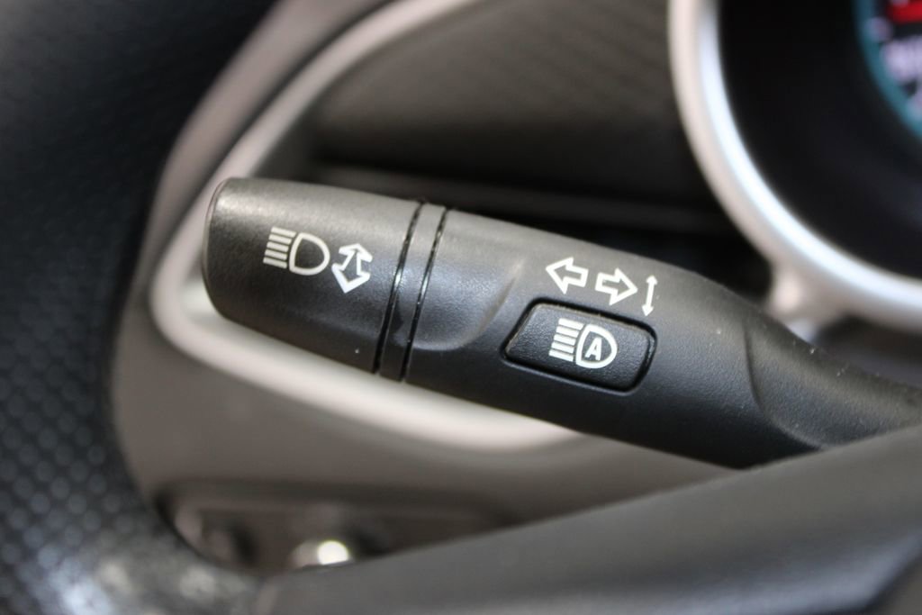 Used 2025 Chevrolet Malibu LT image 32