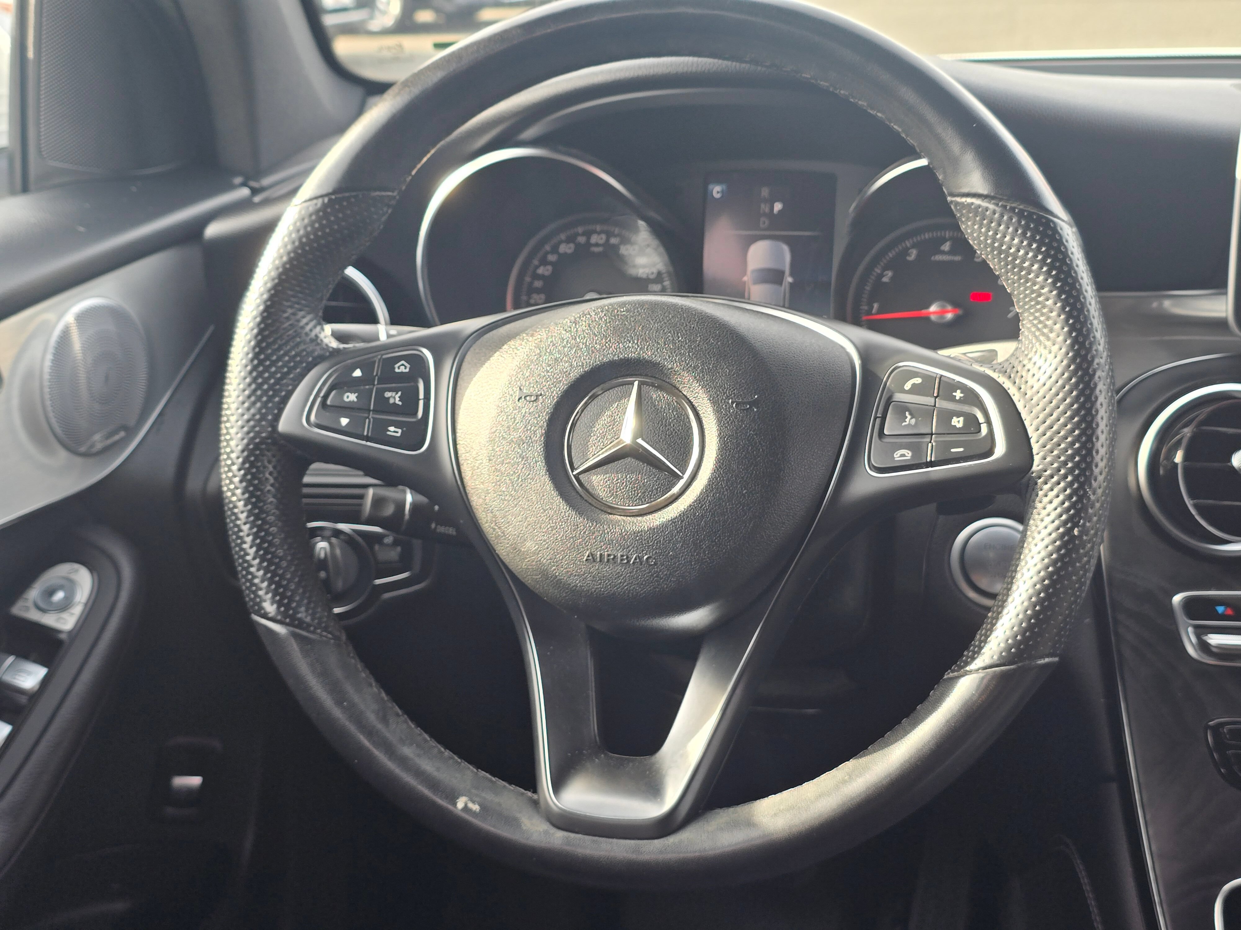 Used 2019 Mercedes-Benz GLC 300 4MATIC image 19