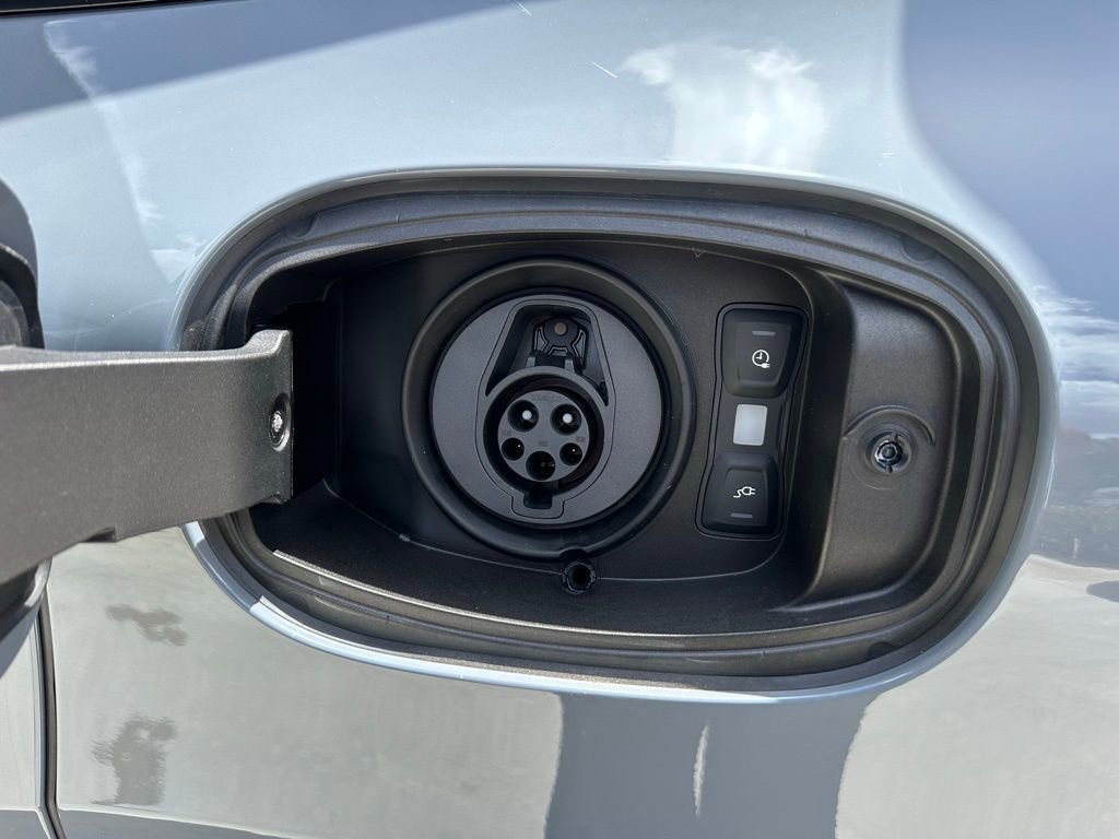 Certified 2025 Porsche Cayenne S AWD/4WD image 35