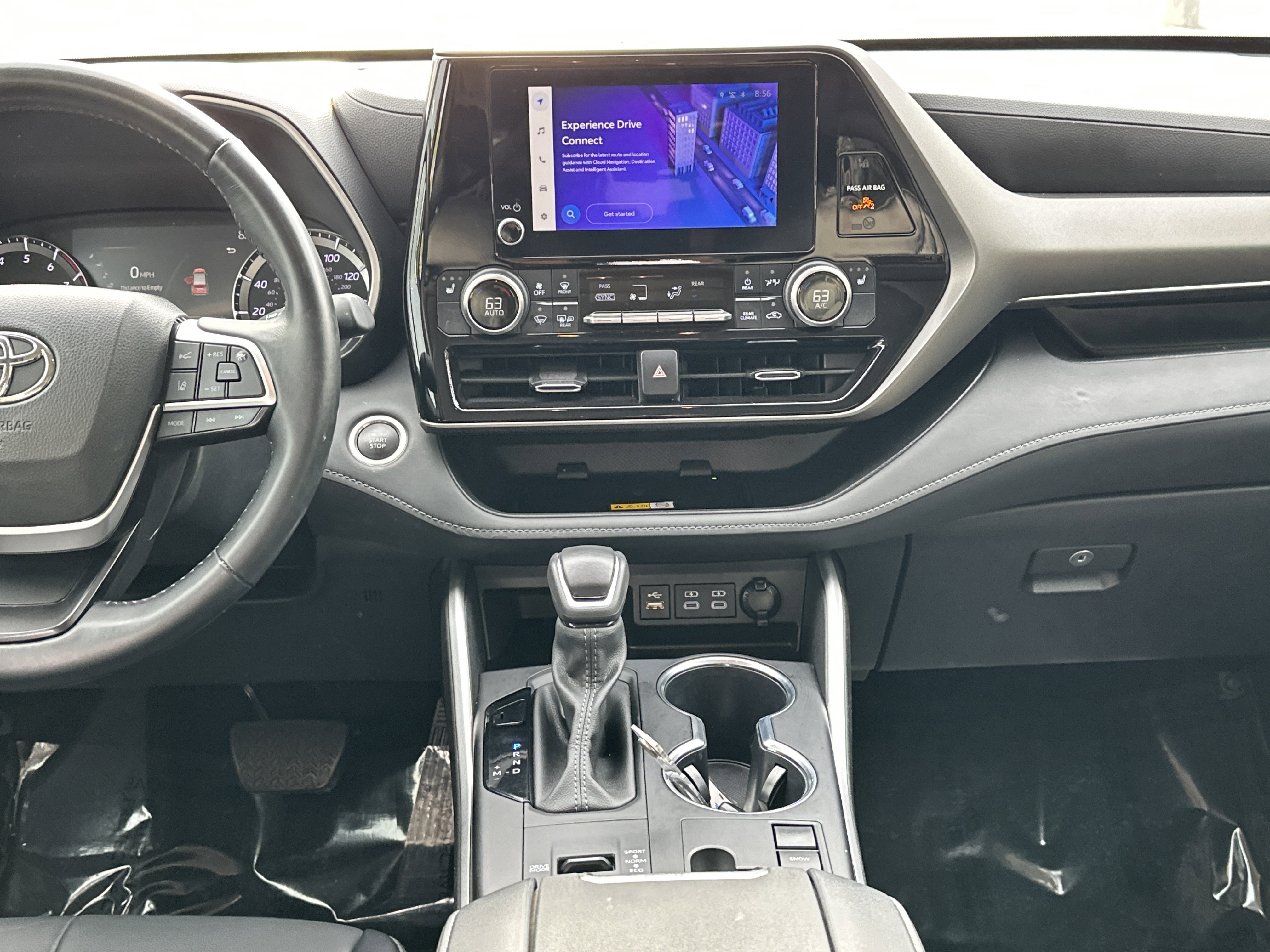 Used 2024 Toyota Highlander XLE image 30