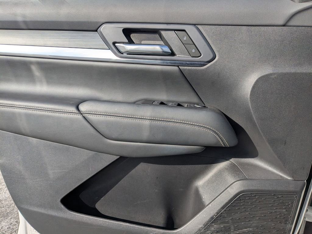 Used 2025 GMC Terrain Elevation image 13