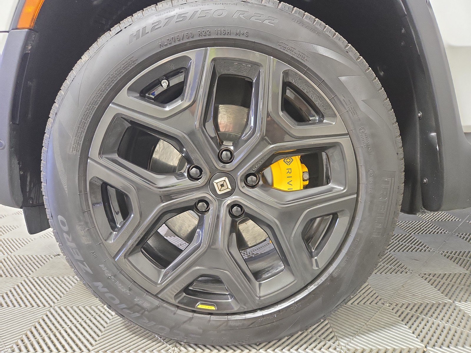 Used 2023 Rivian R1S Launch Edition AWD/4WD image 9
