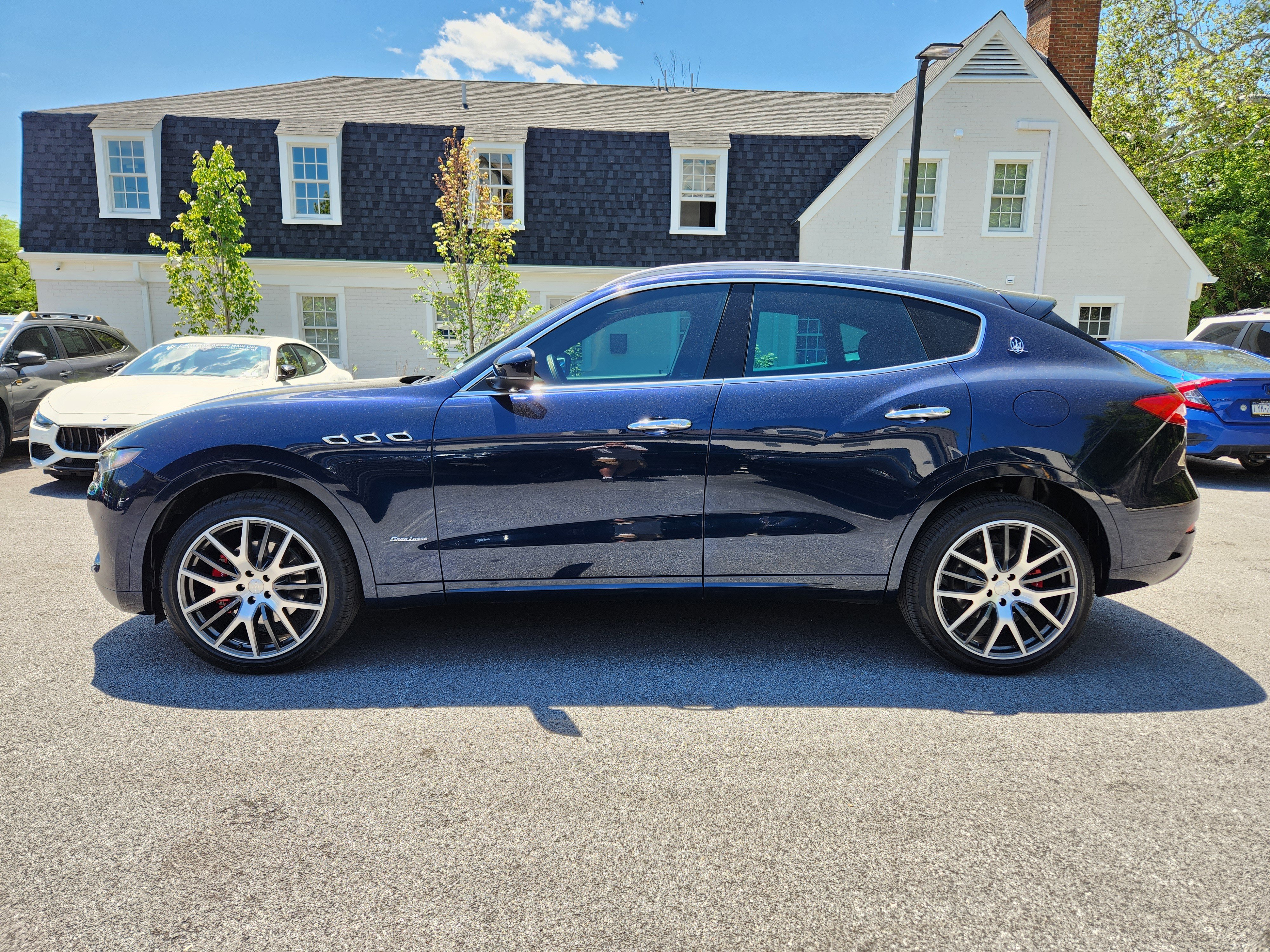Used 2019 Maserati Levante GranLusso AWD/4WD image 5