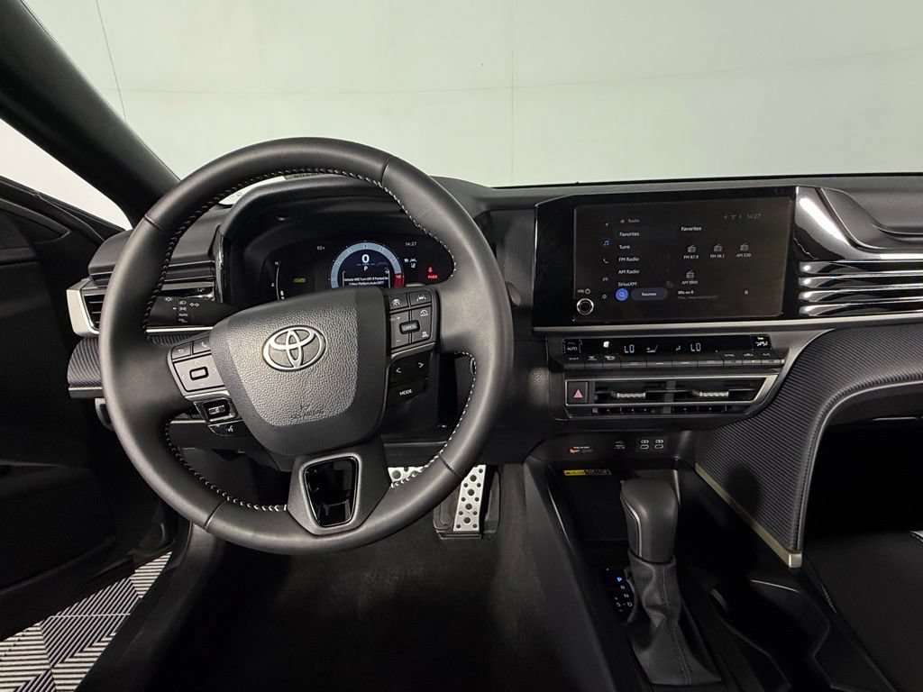 Used 2025 Toyota Camry SE w/ Convenience Package FWD image 16