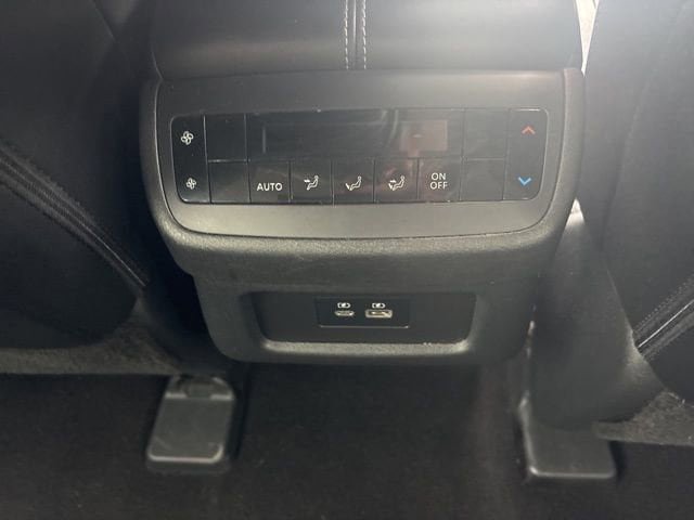 Used 2023 Nissan Pathfinder SL AWD/4WD image 25