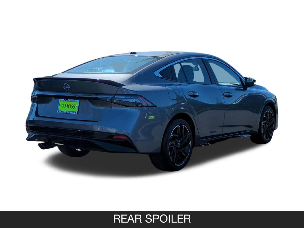 New 2027 Nissan Sentra SR w/ Floor Mat Package FWD image 9