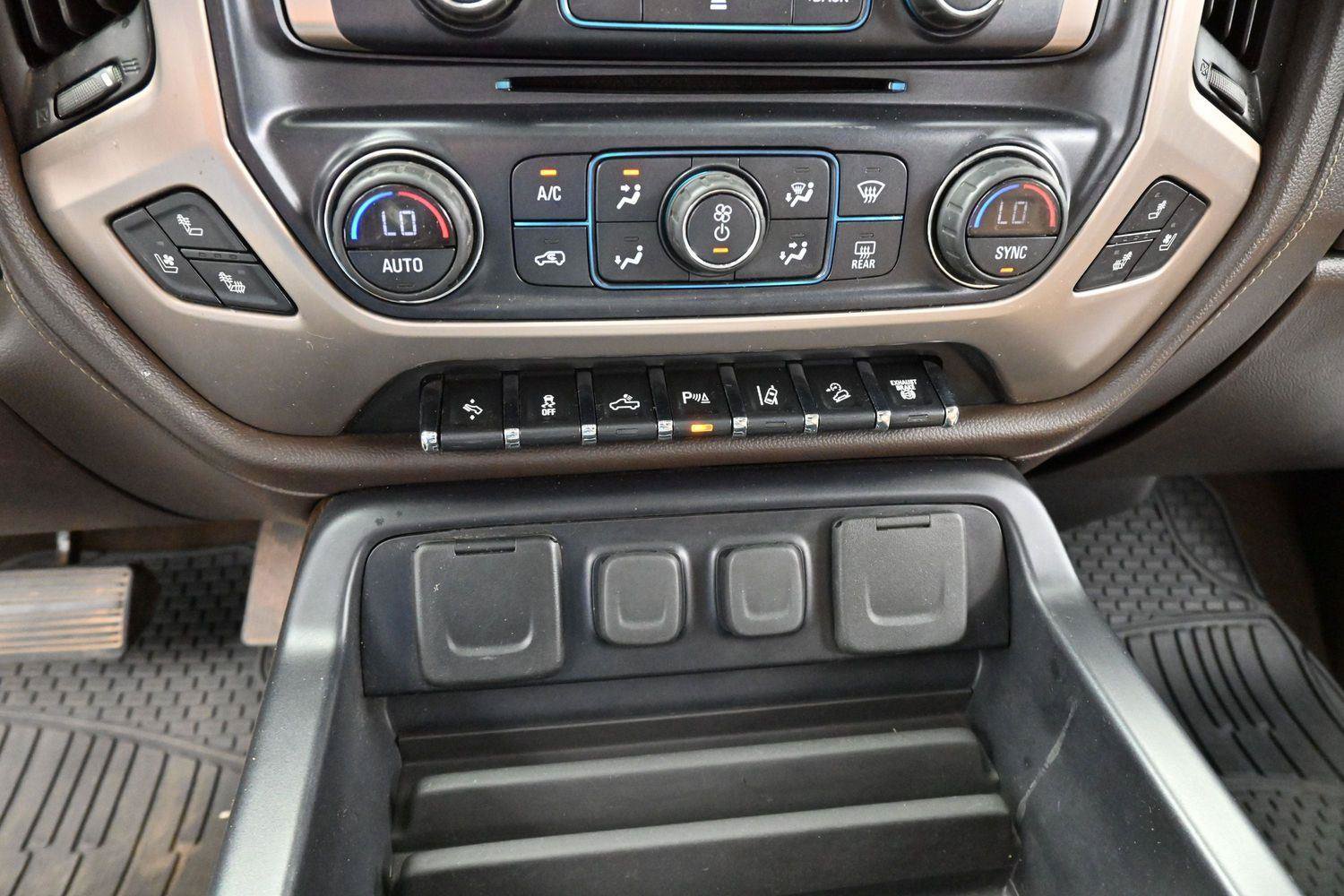 Used 2019 GMC Sierra 2500 Denali w/ Duramax Plus Package AWD/4WD image 23