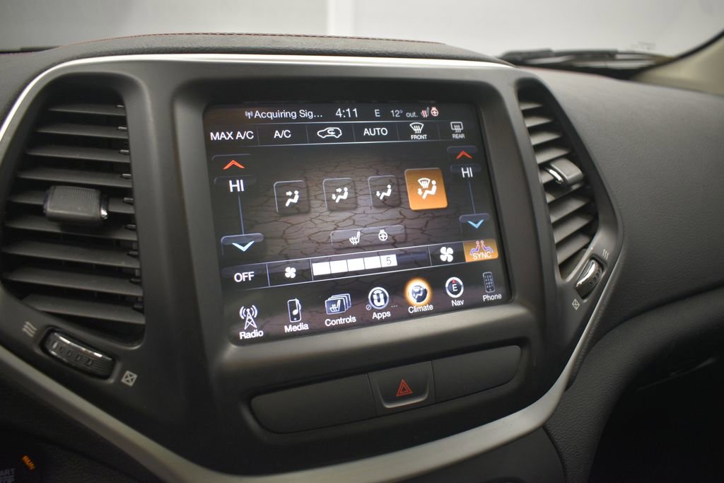 Certified 2016 Jeep Cherokee Trailhawk w/ Comfort/Convenience Group image 45