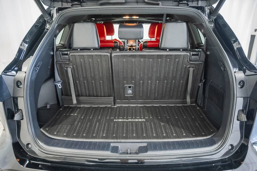 Used 2022 Toyota Highlander XSE AWD/4WD image 7