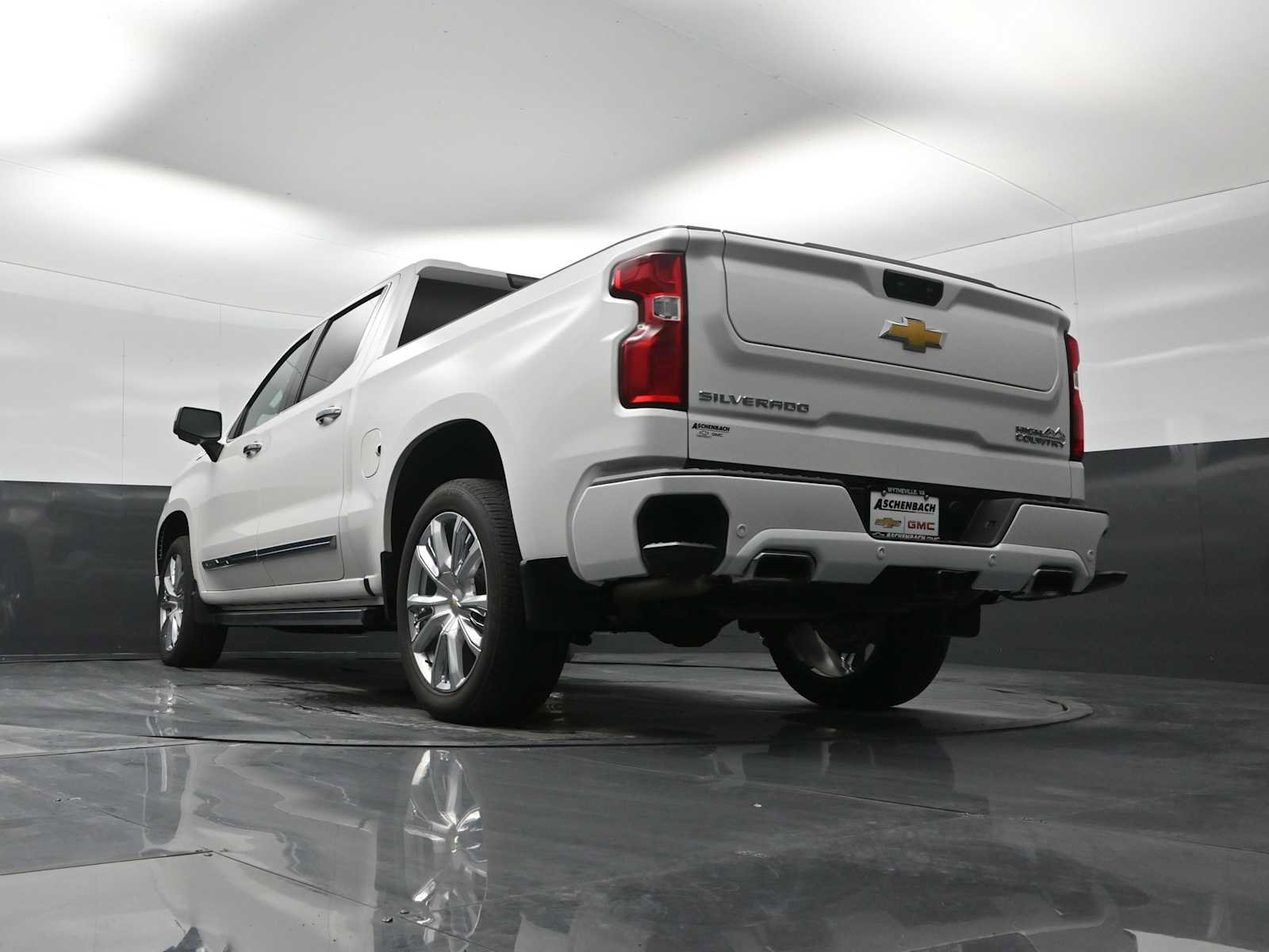 Used 2024 Chevrolet Silverado 1500 High Country image 24
