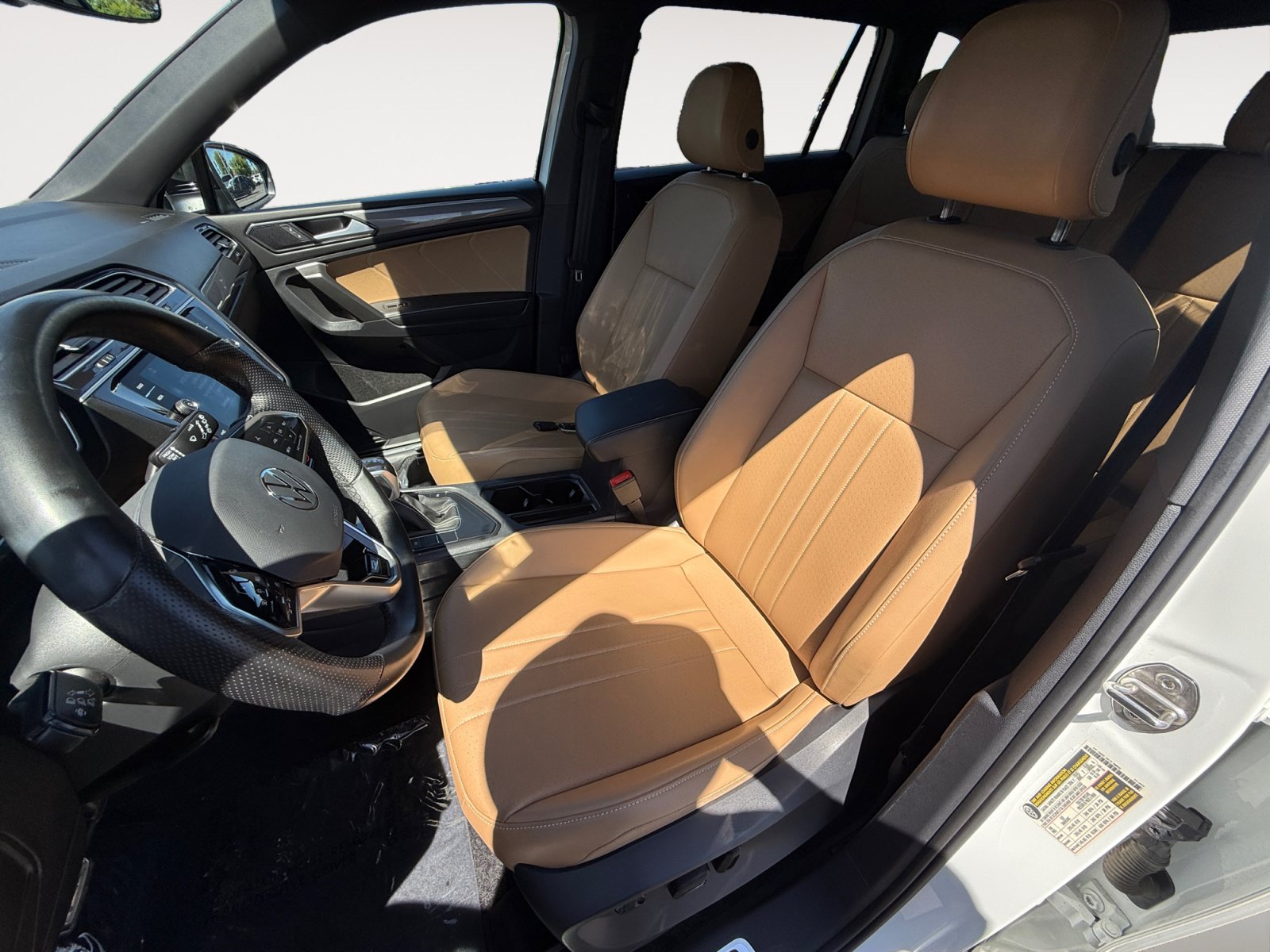 Used 2023 Volkswagen Tiguan SE R-Line FWD image 10