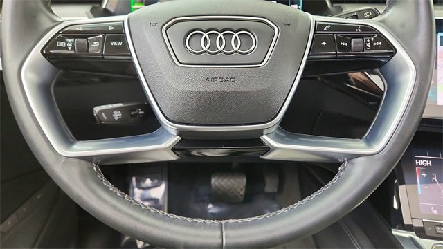 Used 2024 Audi Q8 e-tron Premium image 39