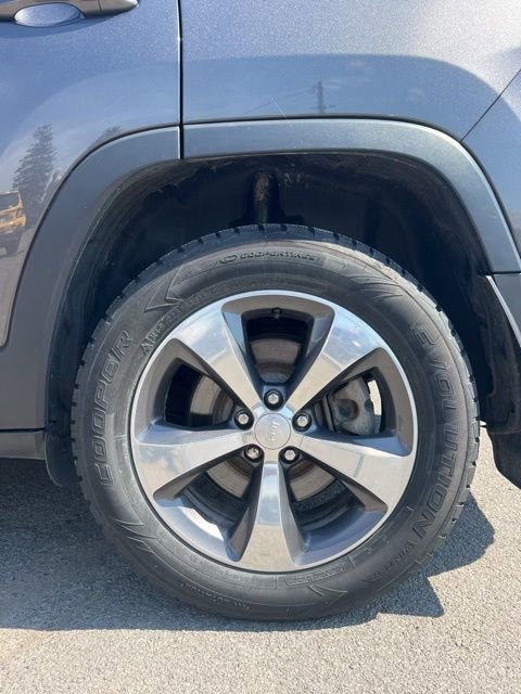 Used 2020 Jeep Cherokee Limited AWD/4WD image 20