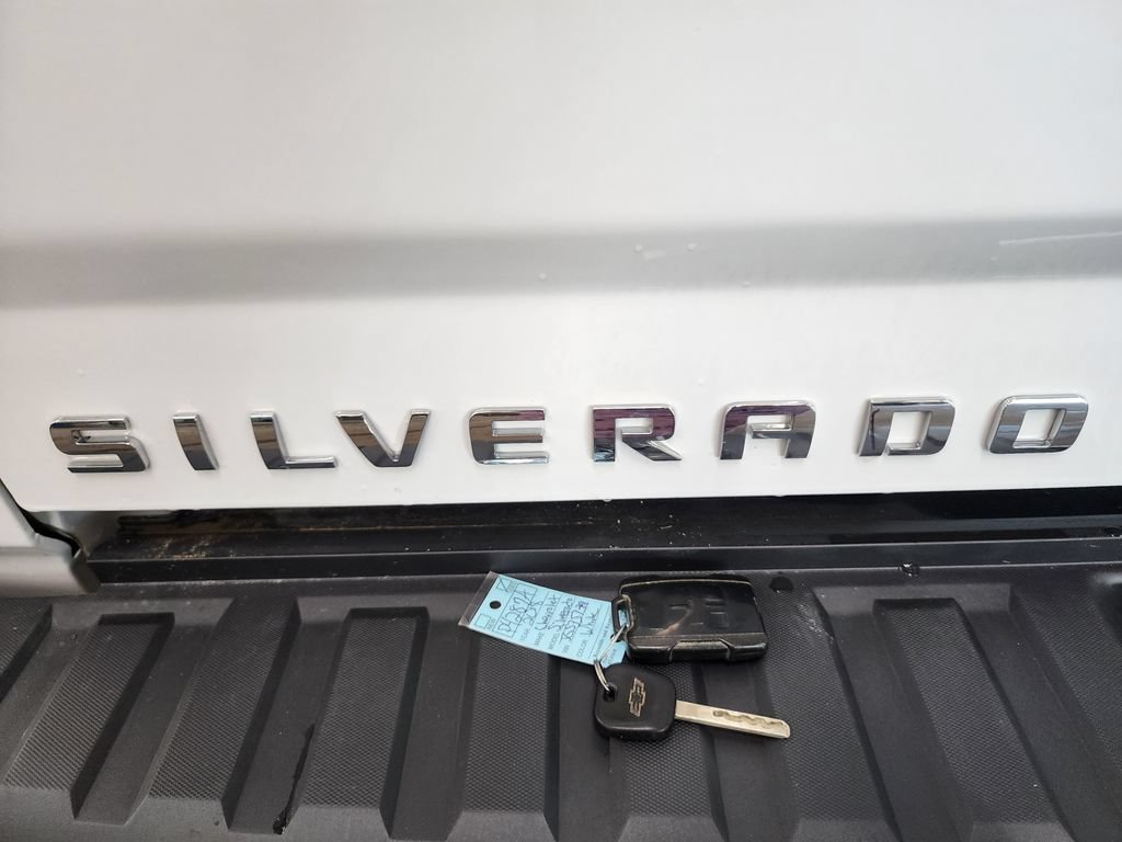 Used 2018 Chevrolet Silverado 1500 Custom w/ Custom Value Package AWD/4WD image 39